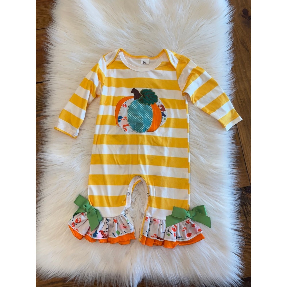 Yellow‎ striped pumpkin applique one piece 18/24m